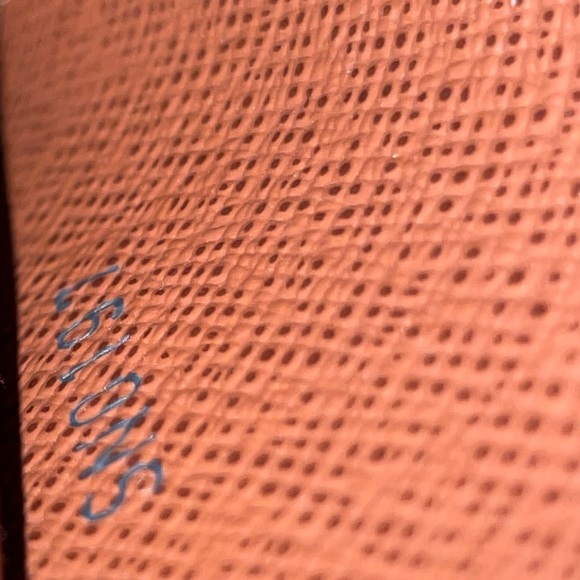 Authentic Louis Vuitton Zippy card holder - Picture 11 of 16